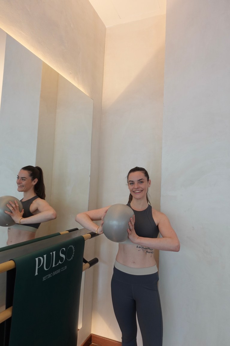 Jazz, Instructora de Pulso Barre durante una clase de barré en Madrid